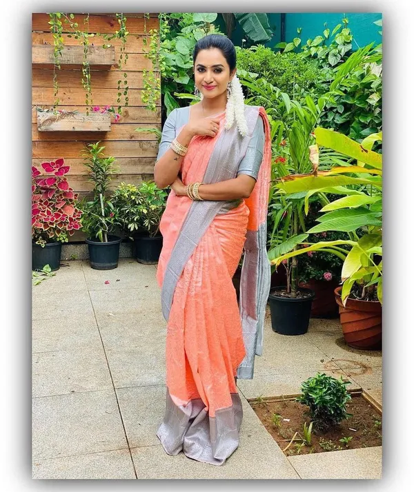 Orange_Embellished_Banarasi_Jacquard_Saree_(Orange)